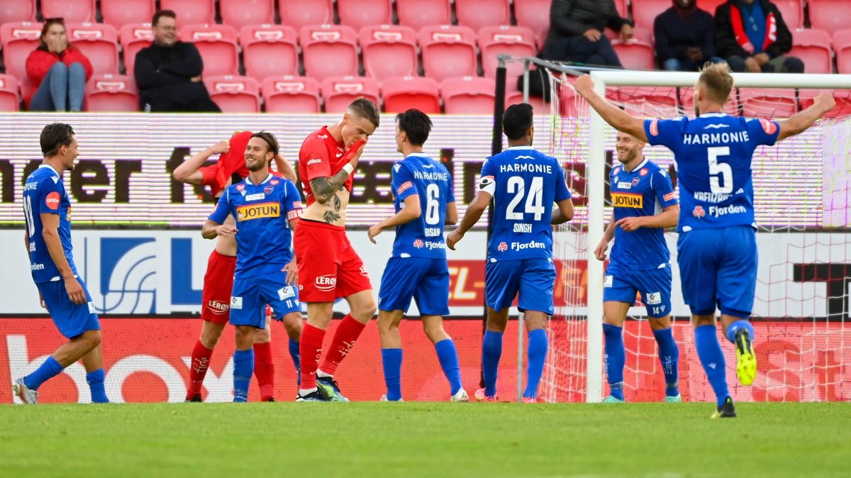nhan-dinh-soi-keo-brann-vs-rangers-luc-23h45-ngay-23-10-2025